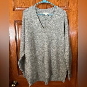 H & M Large Gray V Neck Pullover Sweater Long Sleeve Wool Blend Woman’s